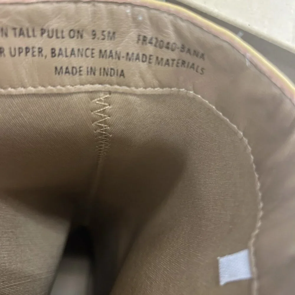 Frye Campus Boot “Camryn”  in color Banana size 9.5 NWT new in box - Picture 2 of 11